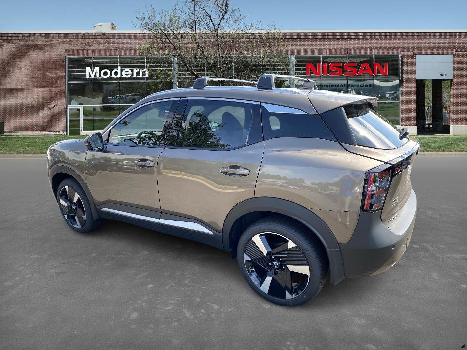 2025 Nissan Kicks SR photo 2