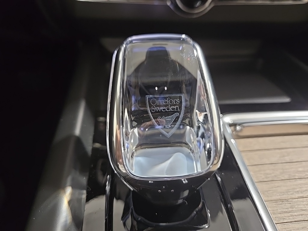 2026 Volvo XC60 B5 Plus photo 12