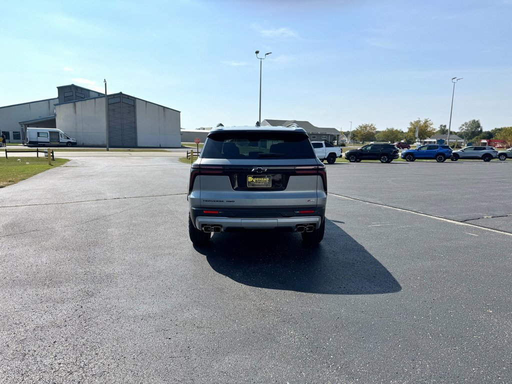 2025 Chevrolet Traverse Z71 photo 4