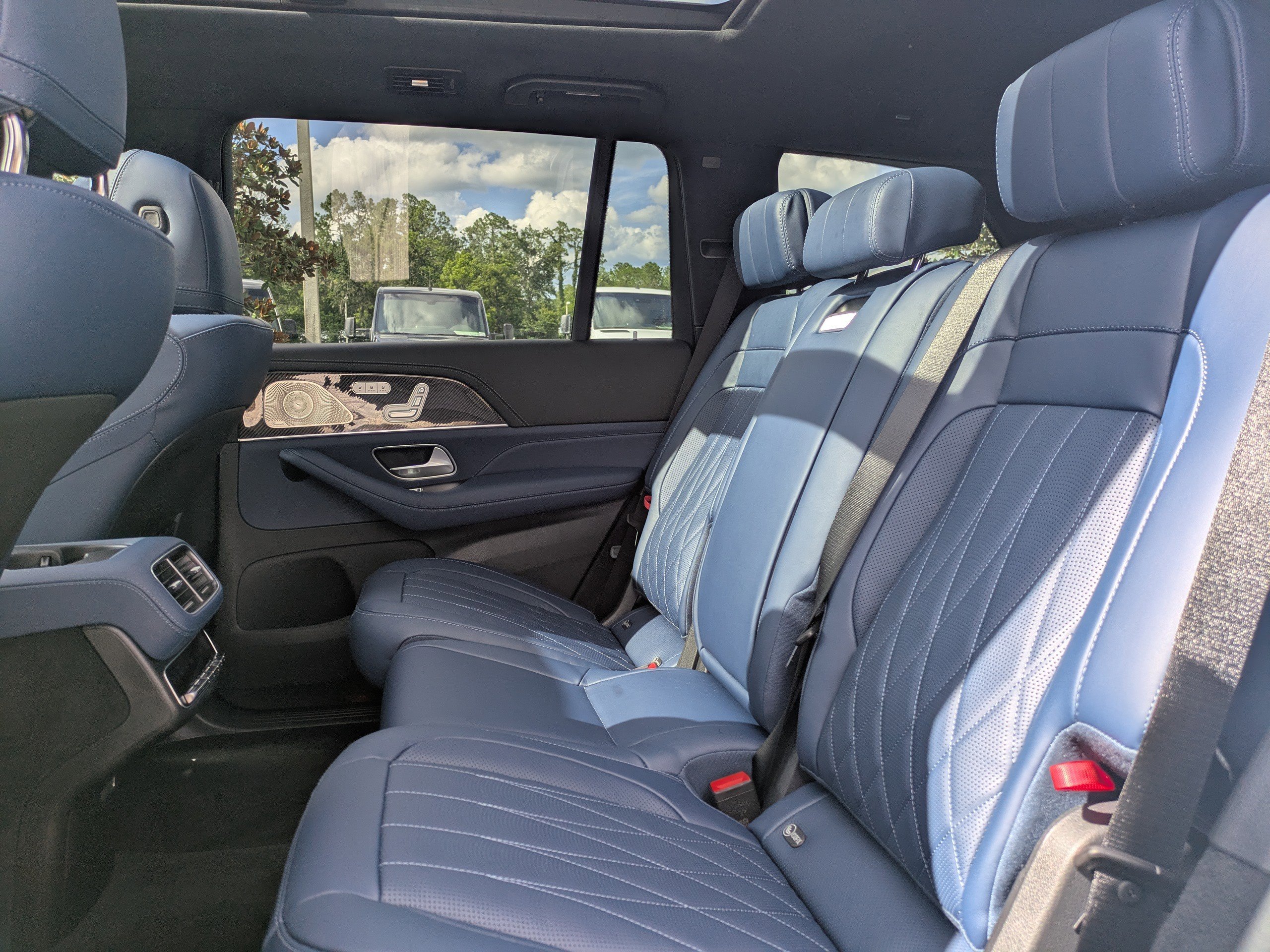 2025 Mercedes Benz GLS AMG 63 4MATIC photo 13