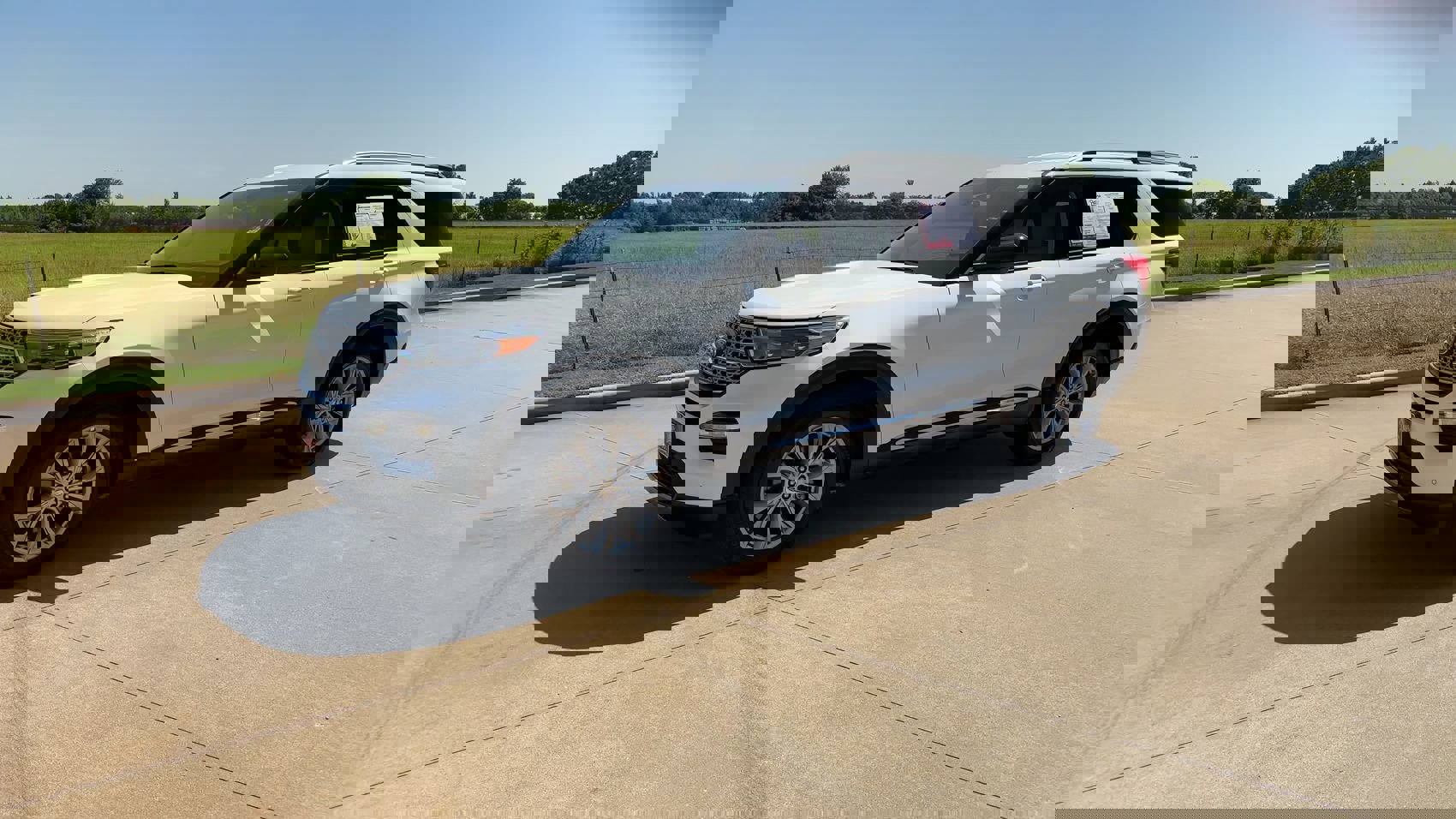 2024 Ford Explorer Limited photo 2