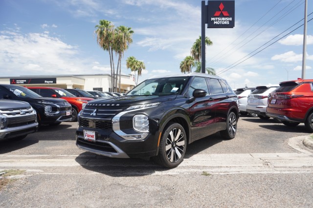 2025 Mitsubishi Outlander SEL Platinum Edition's photo