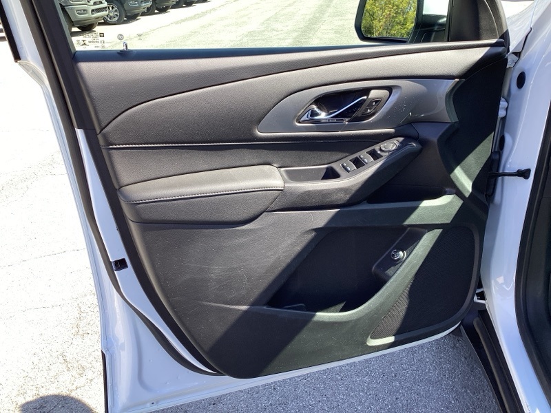 2022 Chevrolet Traverse Cloth photo 16