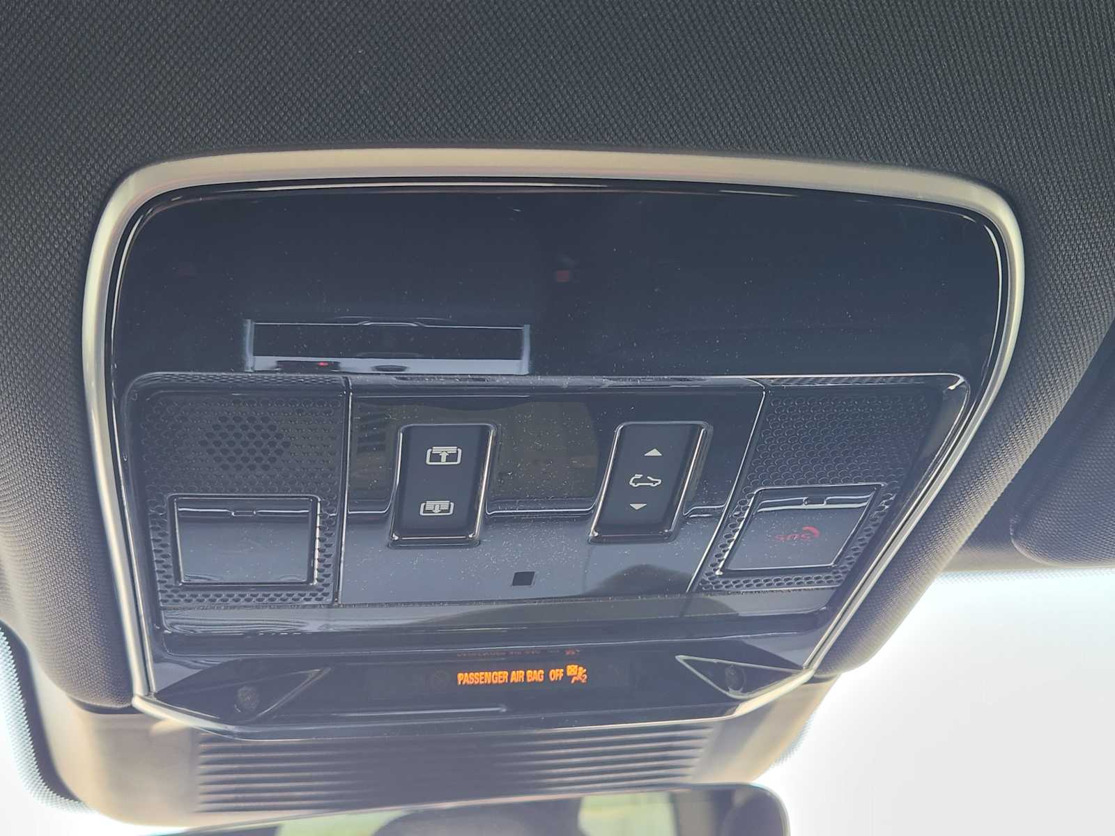 2025 Land Rover Range Rover SE photo 17