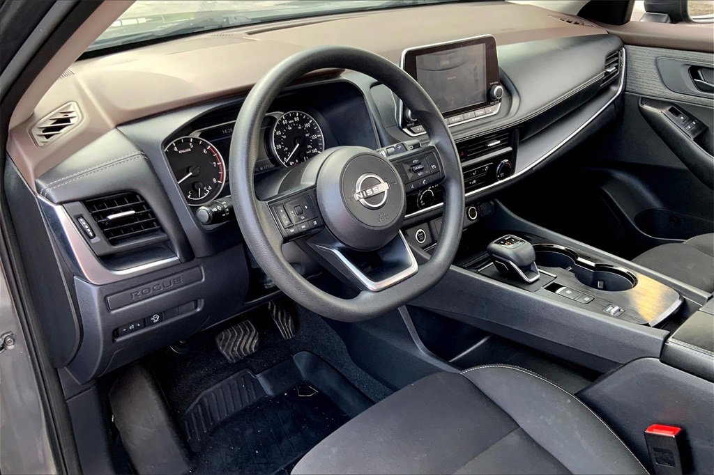 2023 Nissan Rogue S photo 13