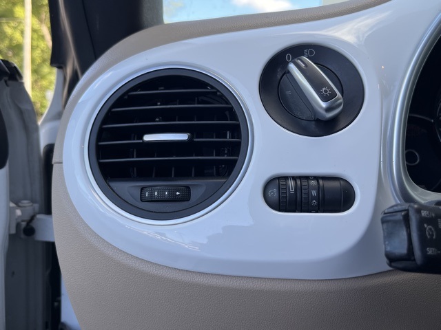 2019 Volkswagen Beetle Convertible S photo 25