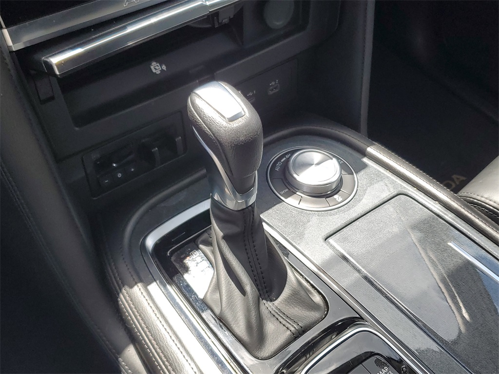 2022 Nissan Armada SV photo 28