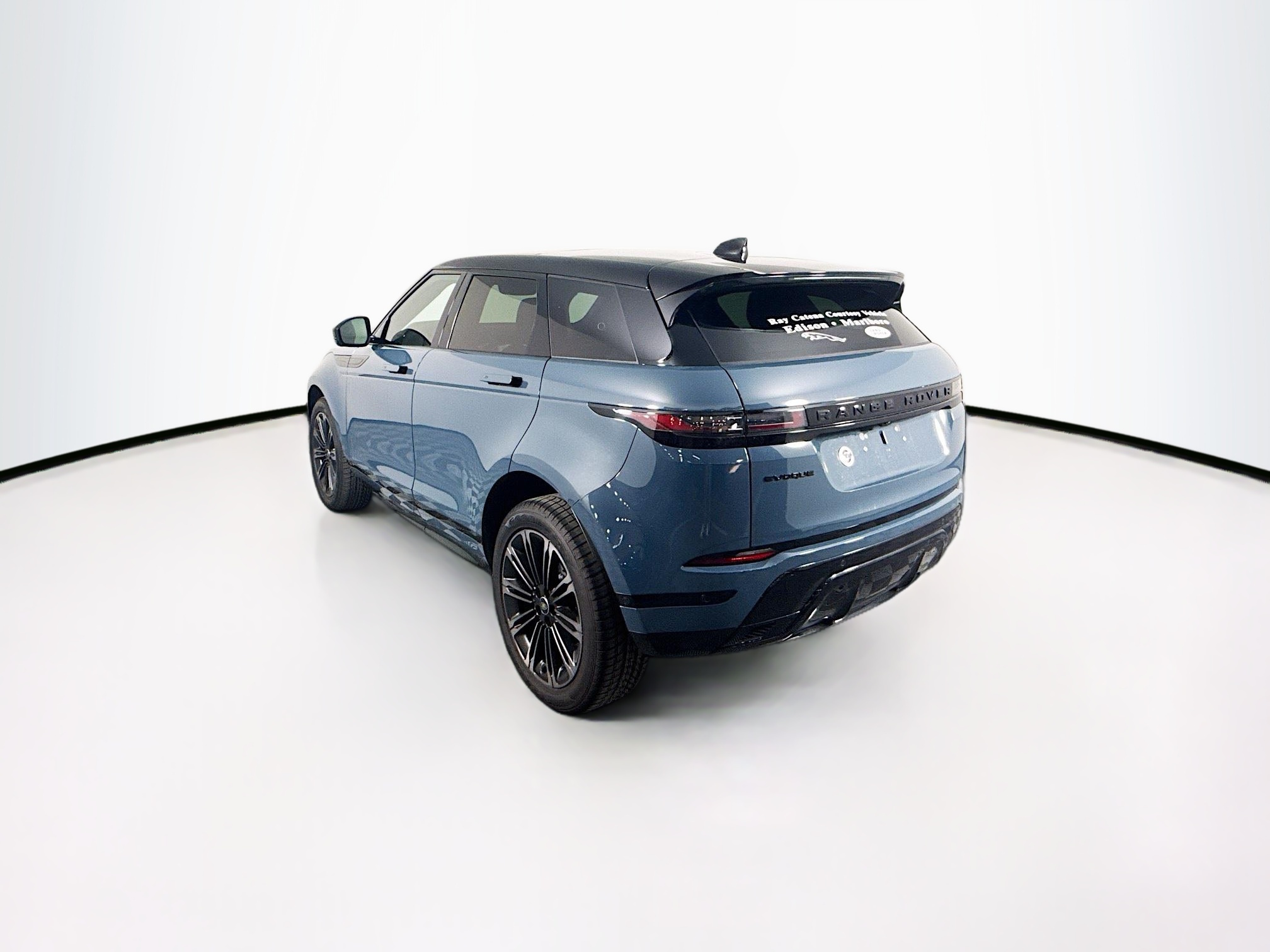 2026 Land Rover Range Rover Evoque Dynamic SE photo 5