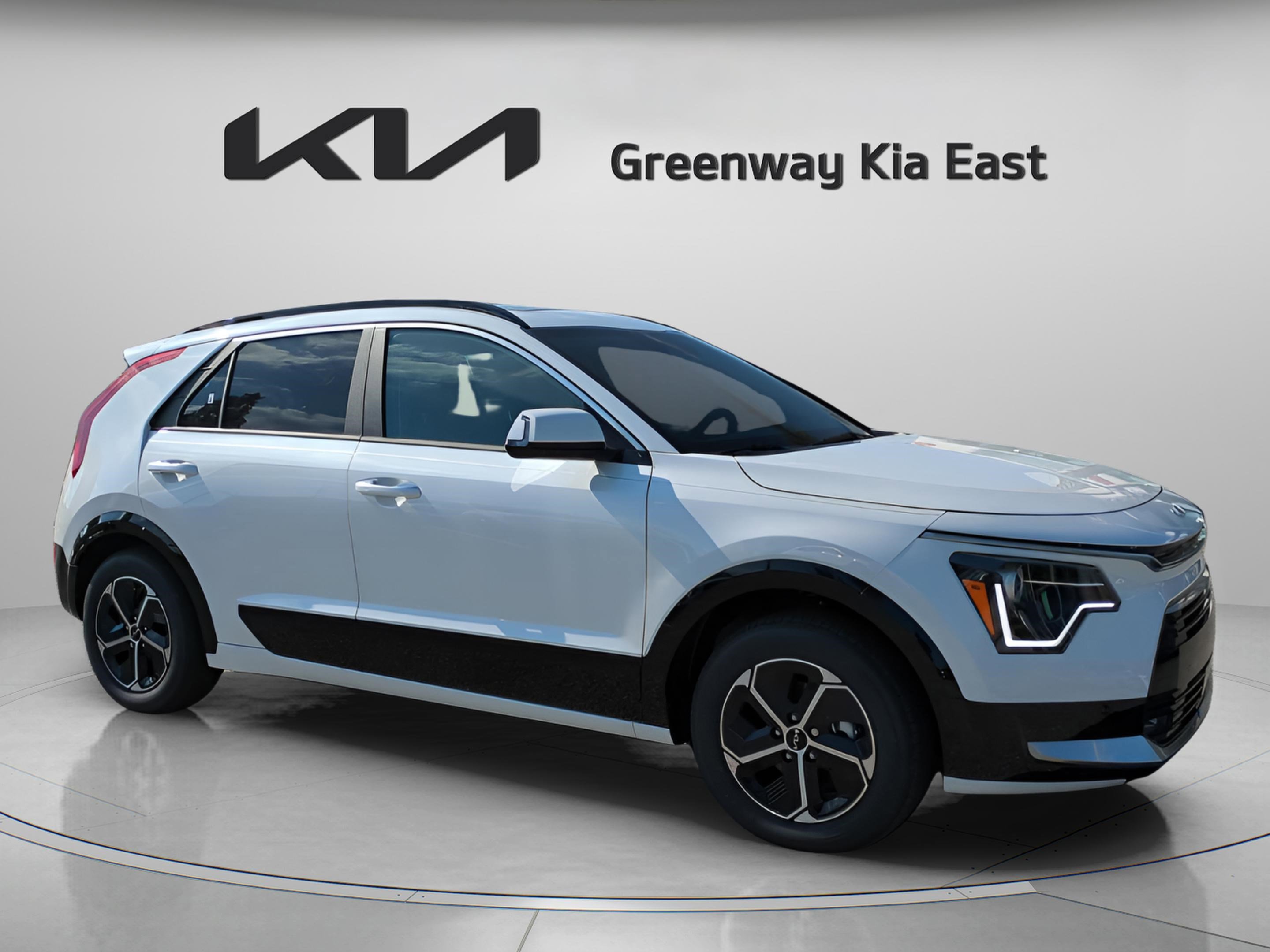 2026 Kia Niro SX's photo