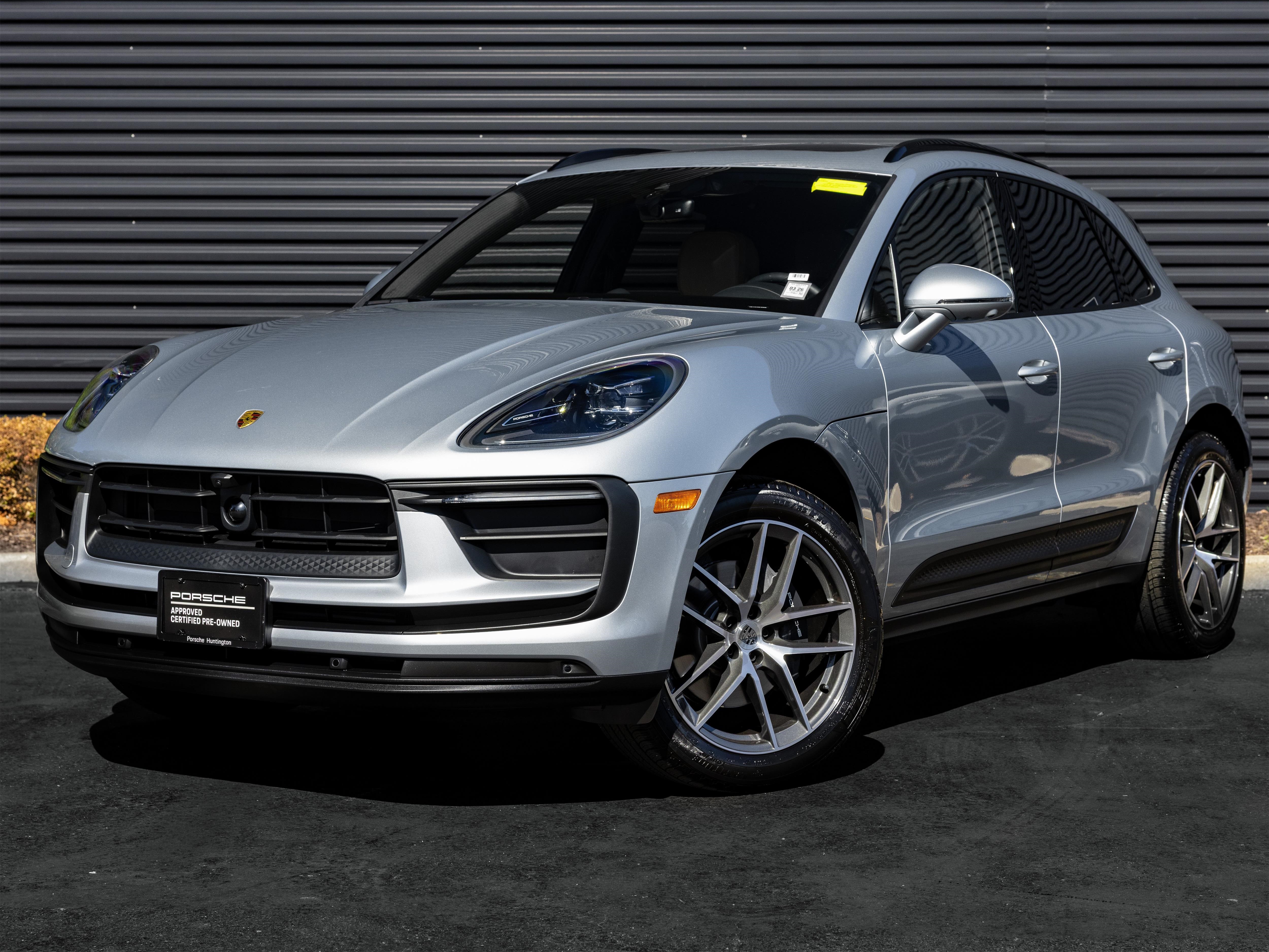 2025 Porsche Macan Base