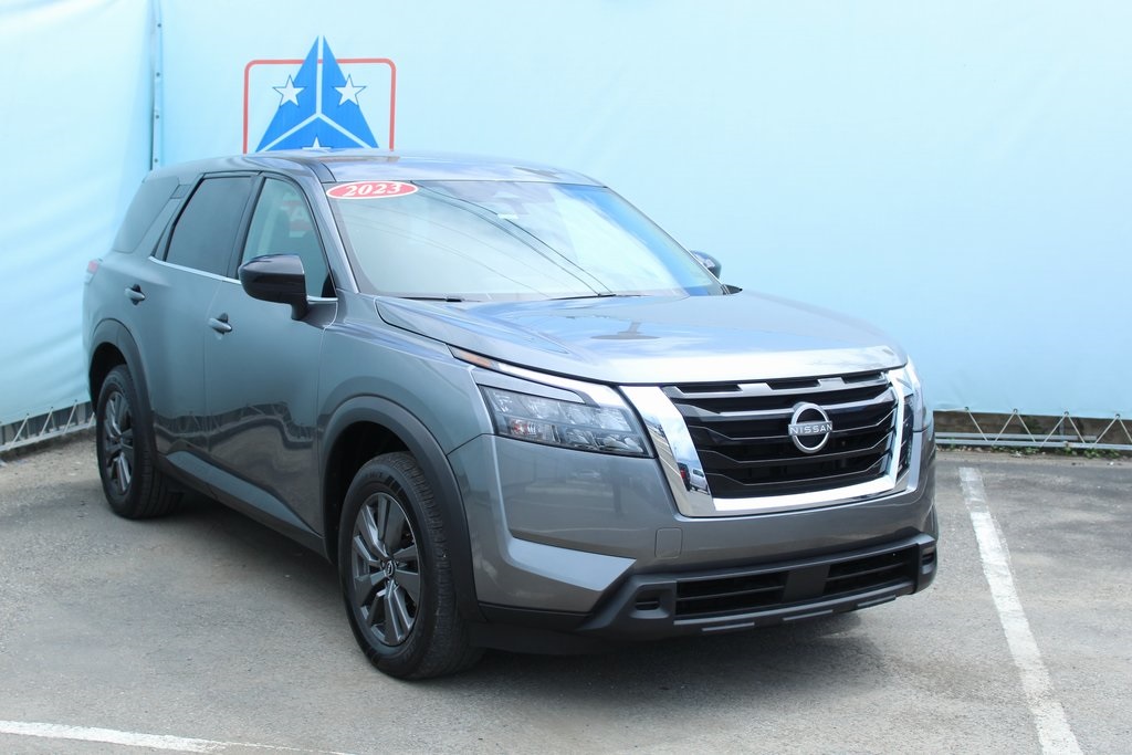 2023 Nissan Pathfinder S photo 2