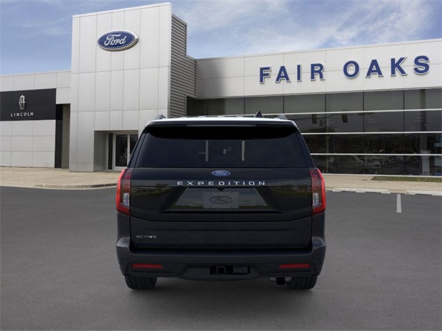 2025 Ford Expedition photo 3