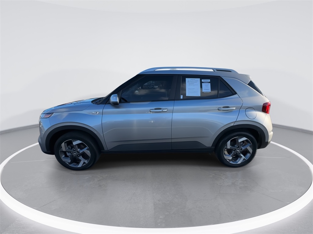 2024 Hyundai Venue SEL photo 4