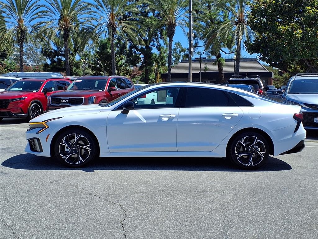 2025 Kia K5 GT-Line photo 2