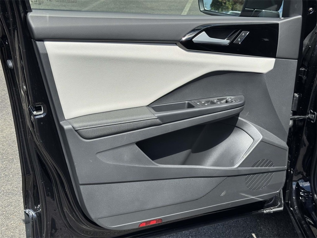 2025 Volkswagen Taos S photo 25