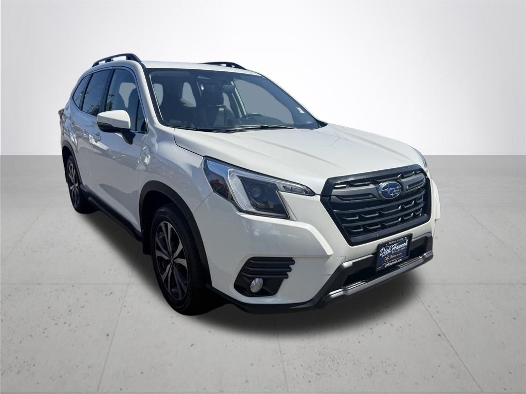 2022 Subaru Forester Limited photo 4