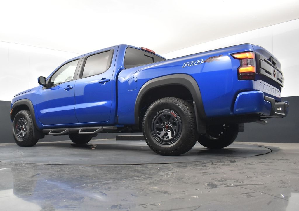 2025 Nissan Frontier photo 40