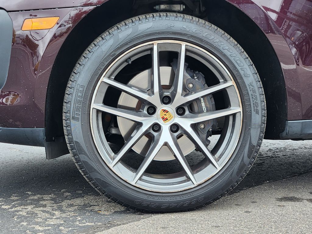 2023 Porsche Macan Base photo 10