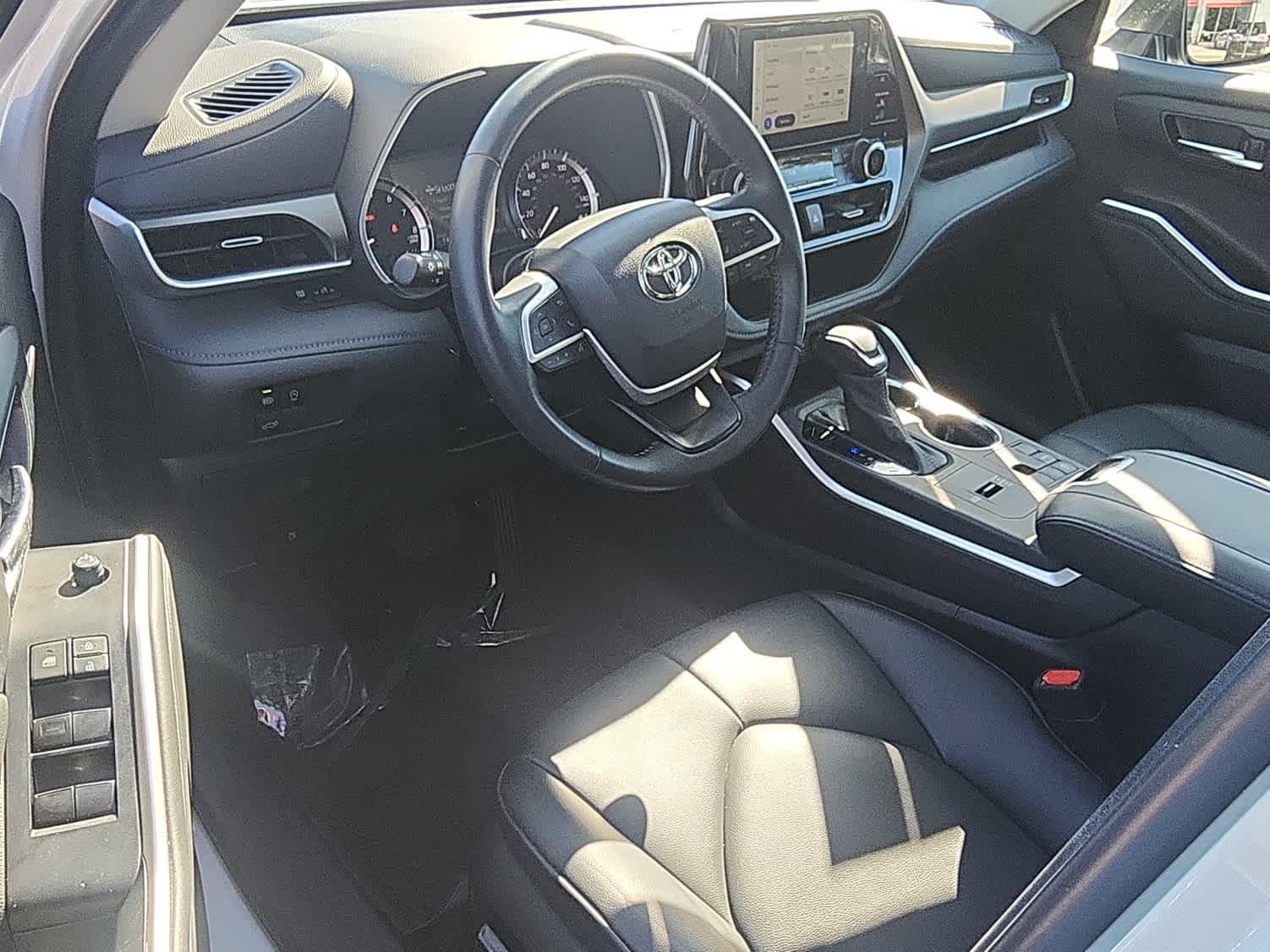 2023 Toyota Highlander XLE photo 10
