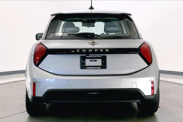 2026 Mini Cooper Hardtop 2 Door Signature photo 3