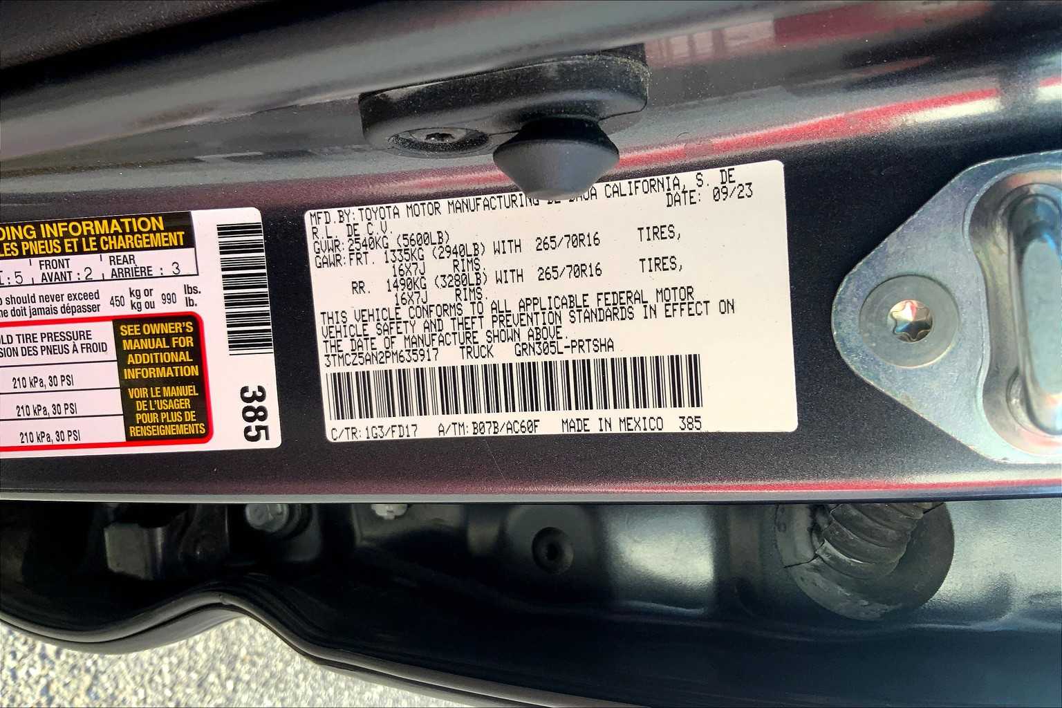 2023 Toyota Tacoma TRD photo 34