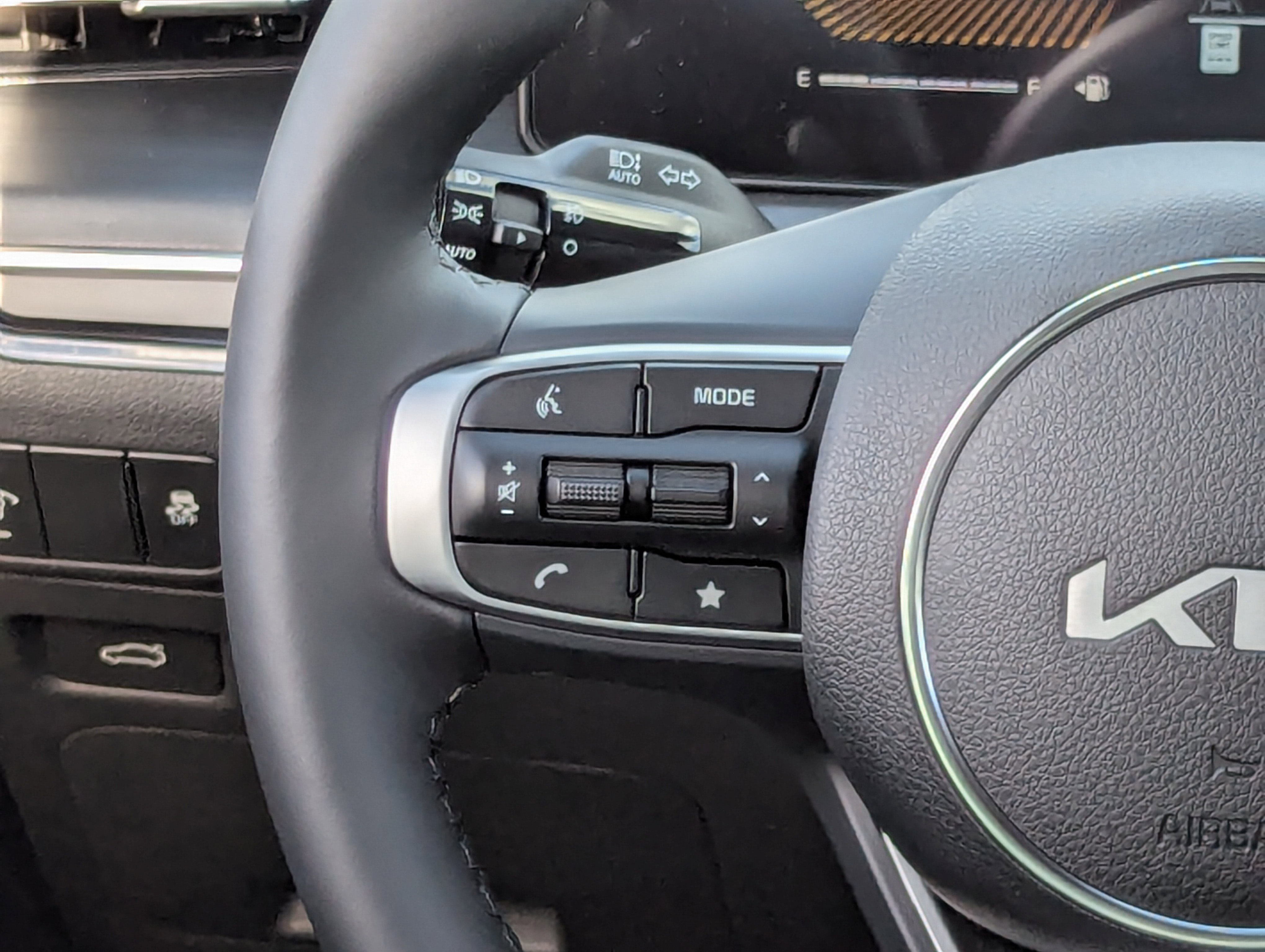 2025 Kia K5 GT-Line photo 3