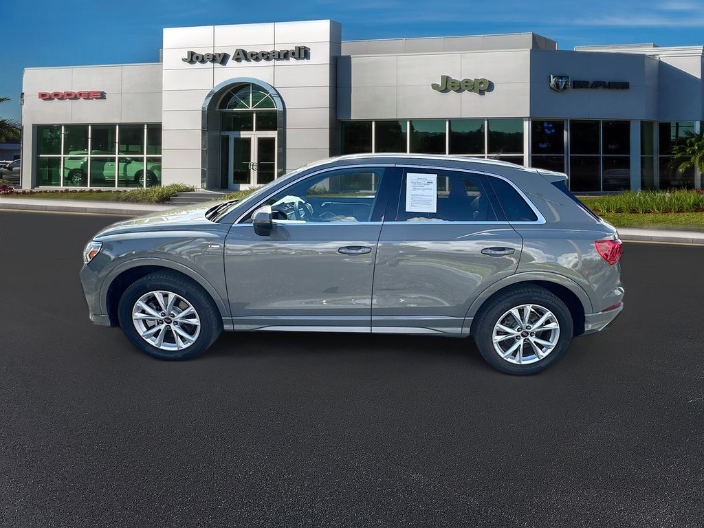 2024 Audi Q3 S line Premium photo 4