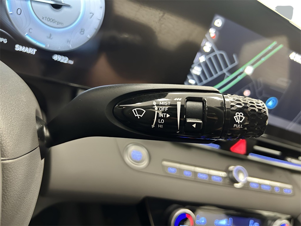 2024 Hyundai Elantra SEL photo 14