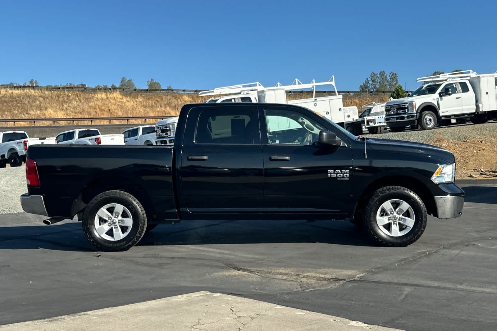 2022 Ram 1500 Classic Tradesman photo 3
