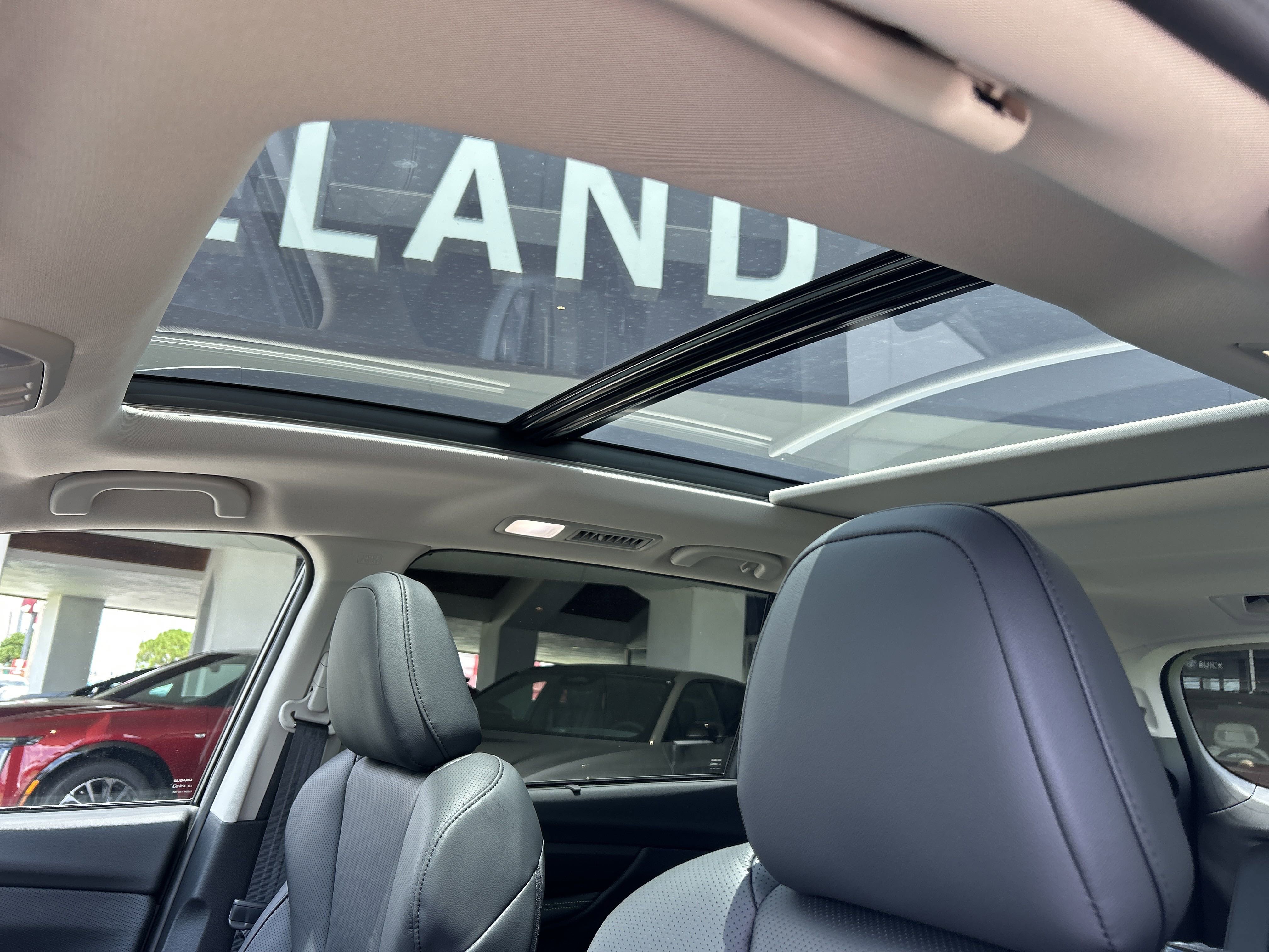 2025 Subaru Ascent Onyx Edition Touring photo 5