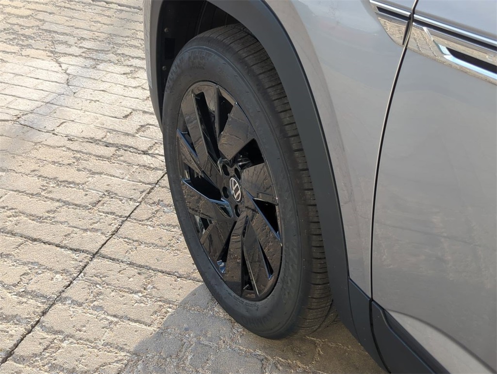2025 Volkswagen Atlas Cross Sport SE Technology photo 22