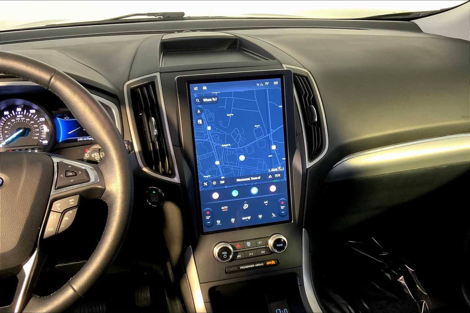 2021 Ford Edge SEL photo 6