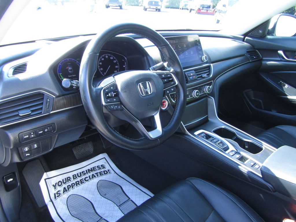2022 Honda Accord Hybrid Touring photo 3