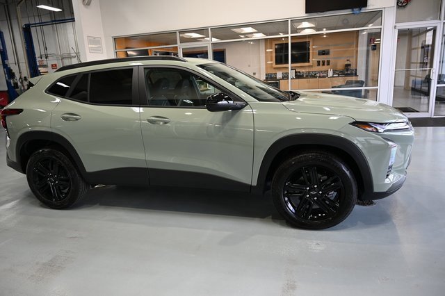 2026 Chevrolet Trax ACTIV photo 2