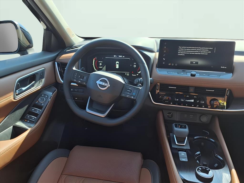 2026 Nissan Rogue Platinum photo 14