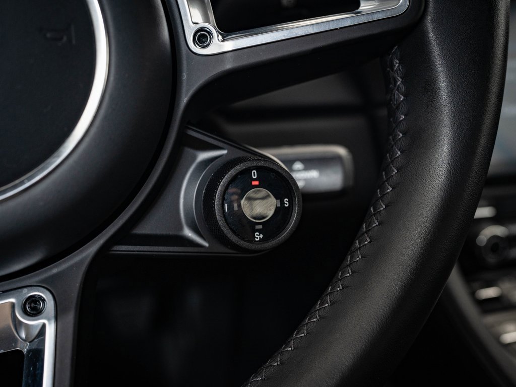2023 Porsche Cayman T photo 16