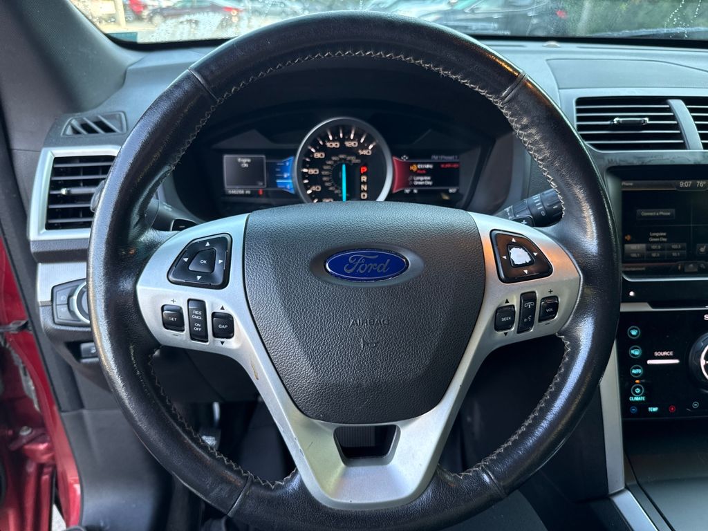 2015 Ford Explorer Sport photo 15