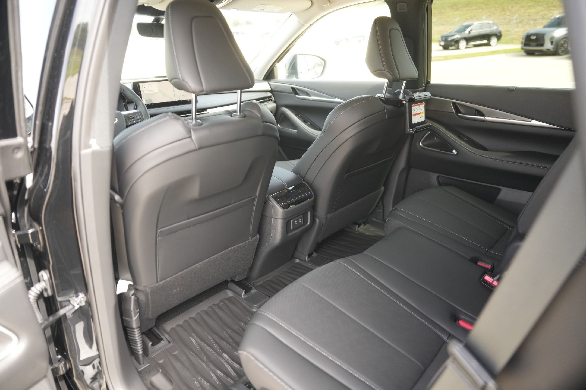 2026 Infiniti QX60 Luxe photo 18
