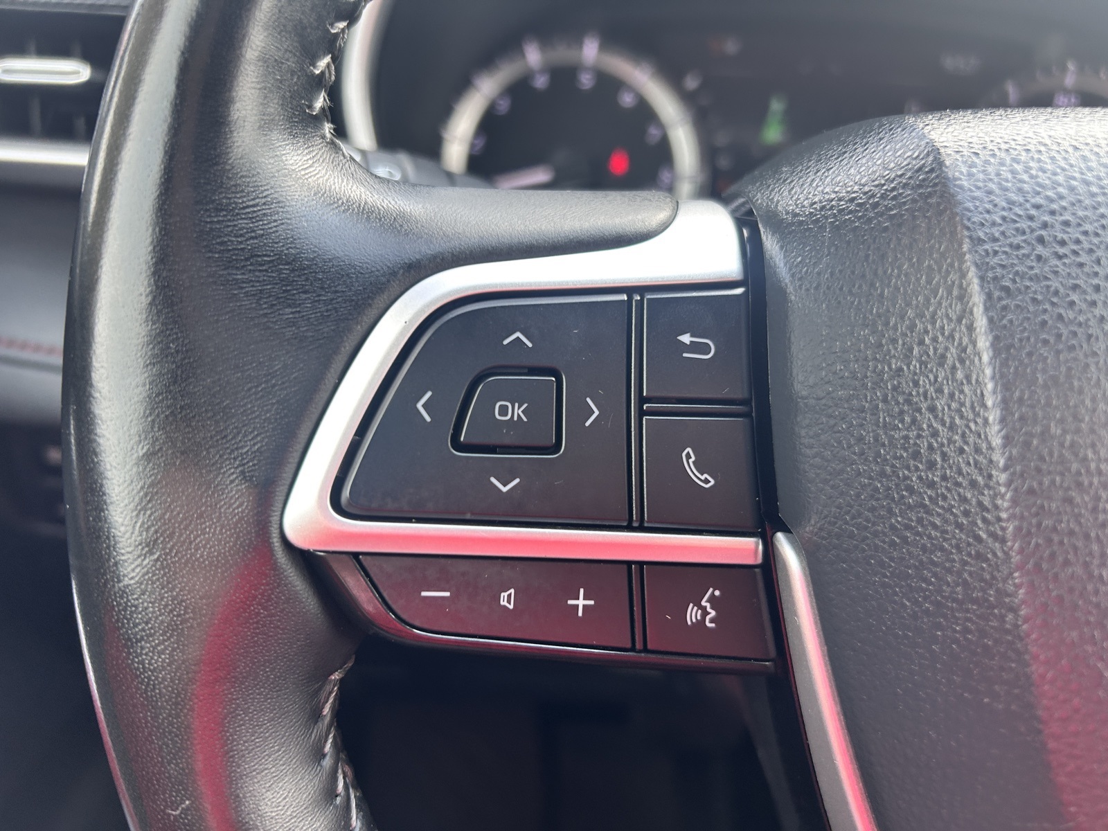 2023 Toyota Highlander XSE photo 32