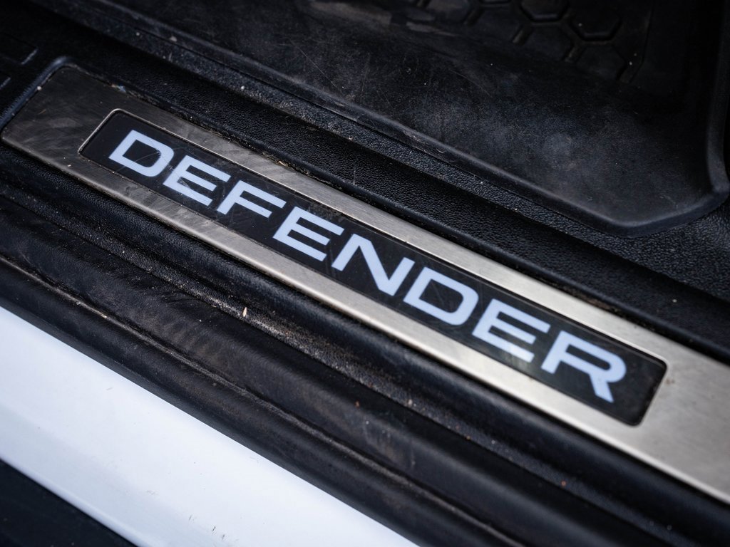 2021 Land Rover Defender 110 X-Dynamic HSE photo 18