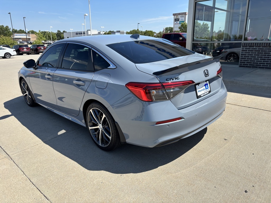 2024 Honda Civic Touring photo 6