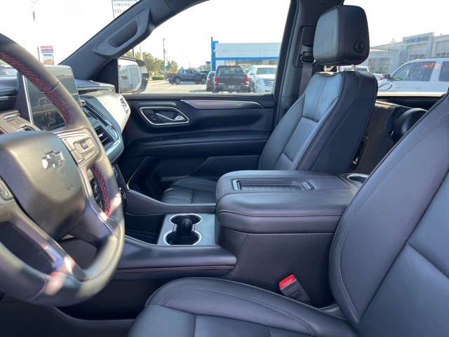 2024 Chevrolet Suburban RST photo 8