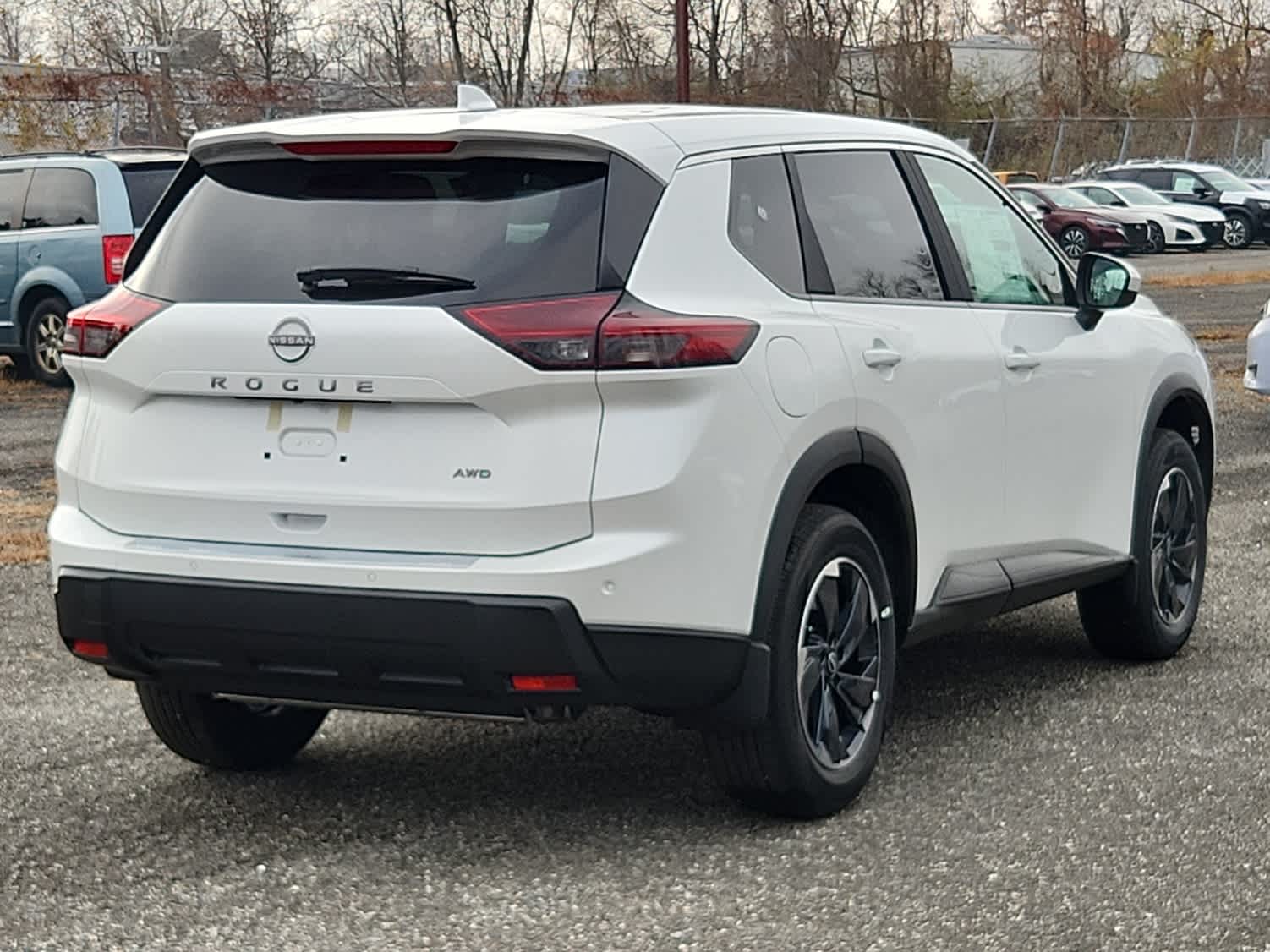 2026 Nissan Rogue SV photo 3