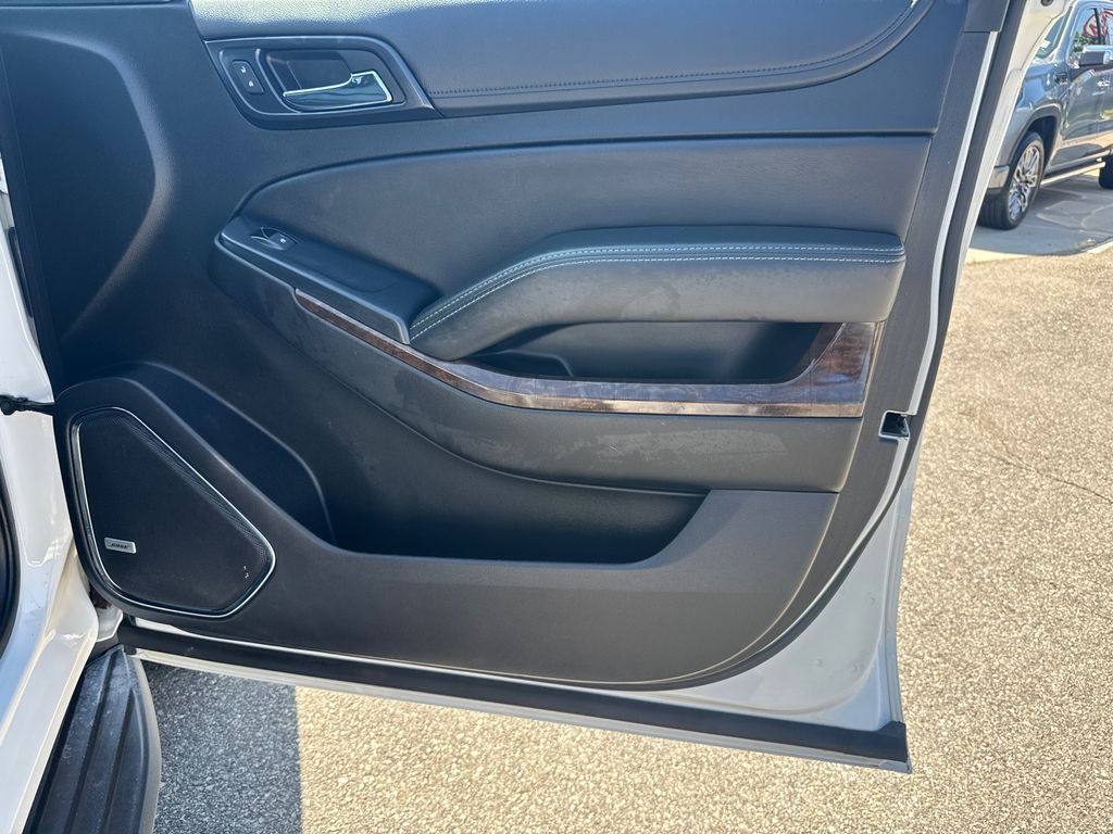 2019 Chevrolet Tahoe LT photo 14