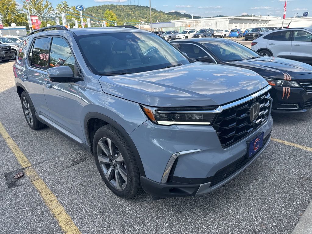 2025 Honda Pilot Elite photo 2