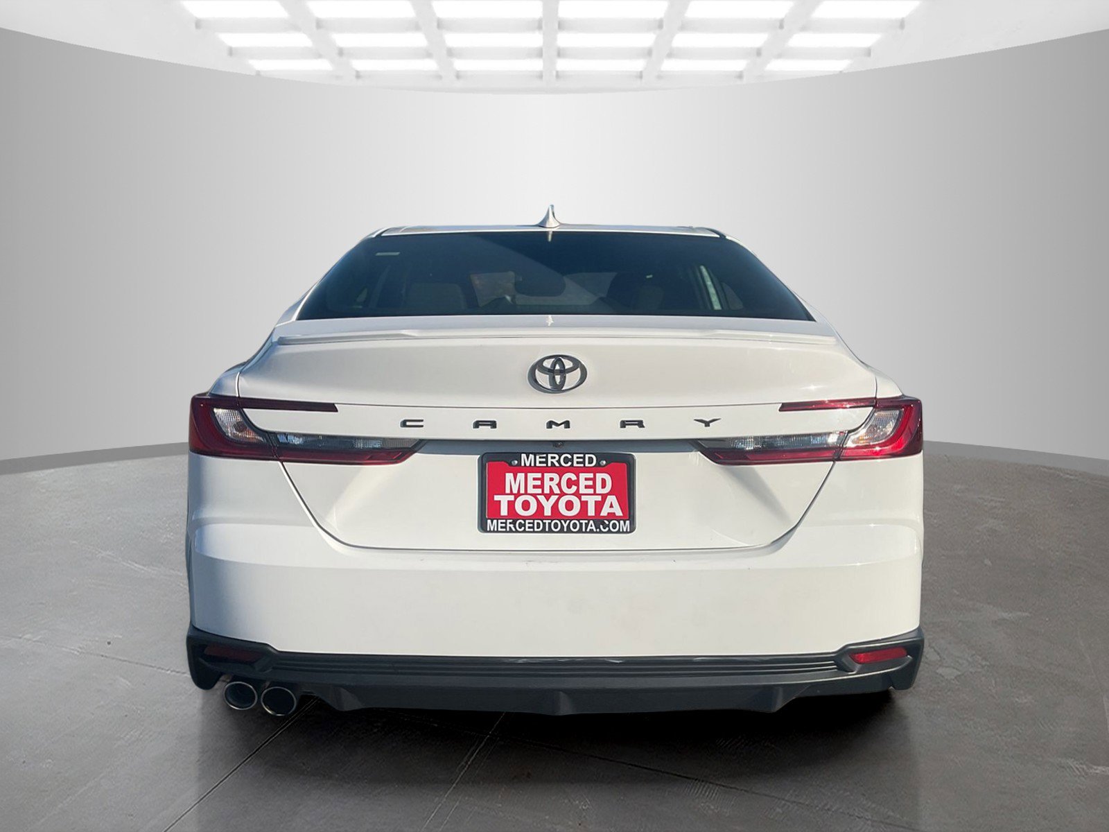 2025 Toyota Camry SE photo 4
