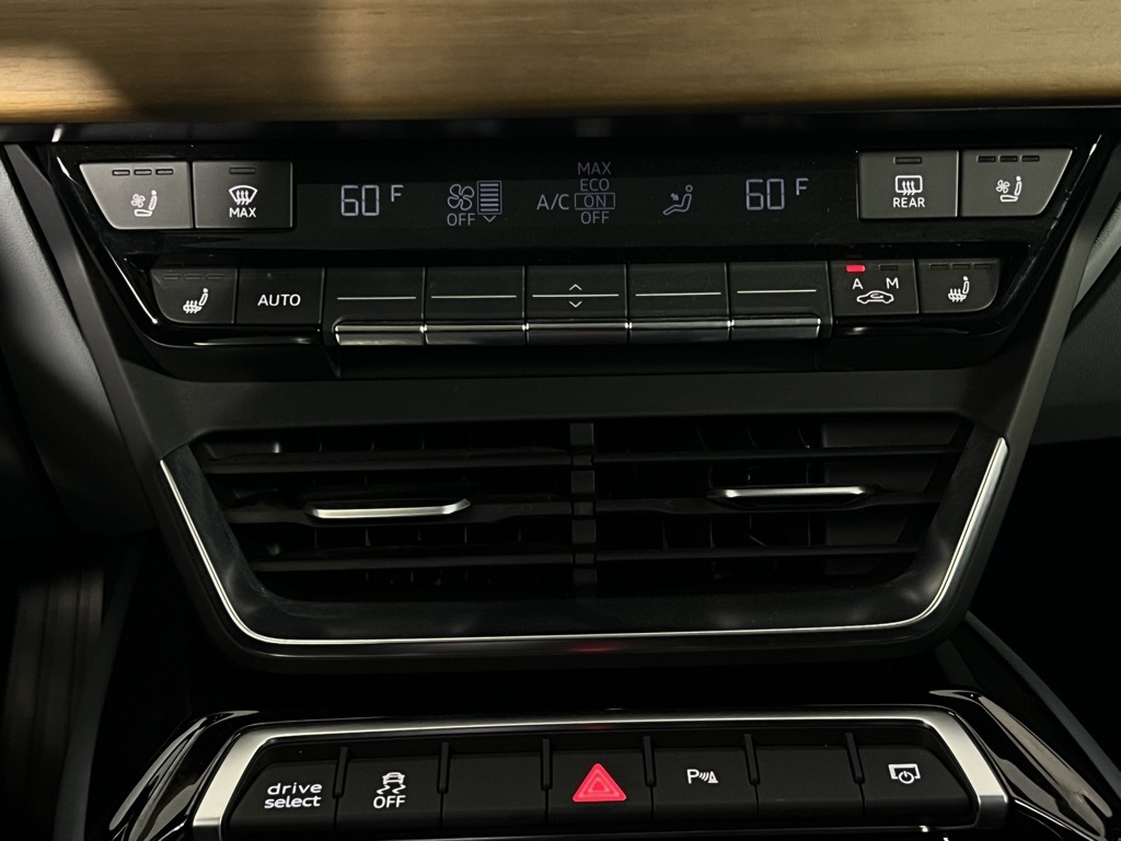 2024 Audi e-tron GT Premium Plus photo 17