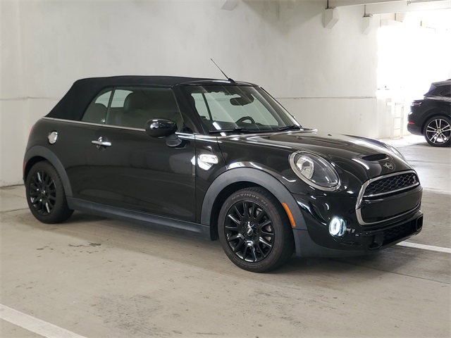 2021 Mini Cooper Convertible S photo 2