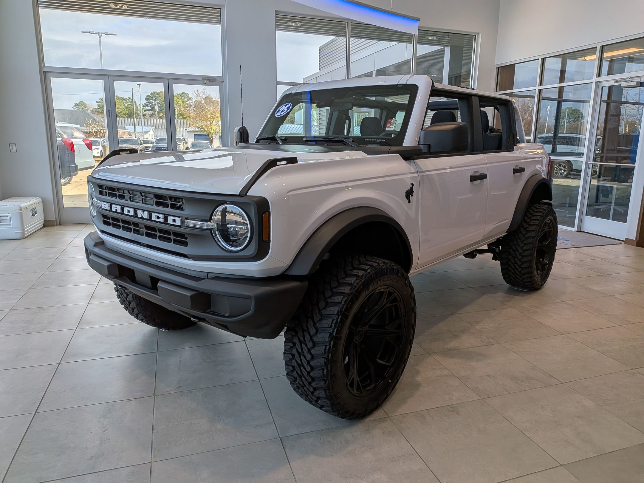 2025 Ford Bronco 4-Door Base's photo