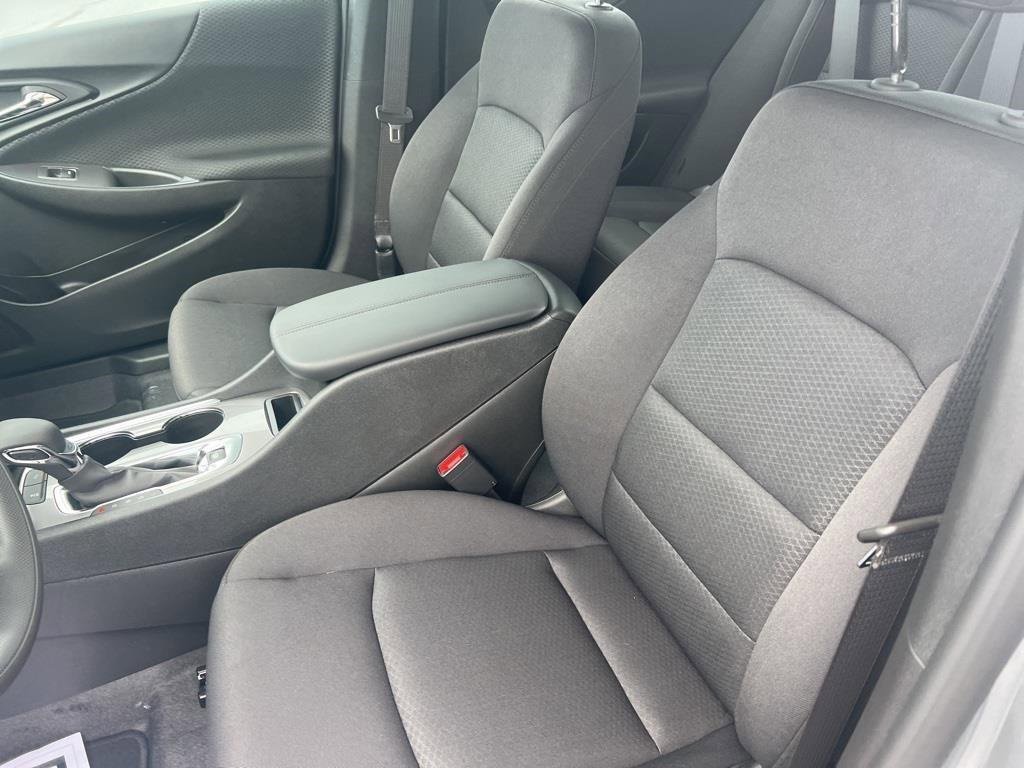 2024 Chevrolet Malibu 1LT photo 8